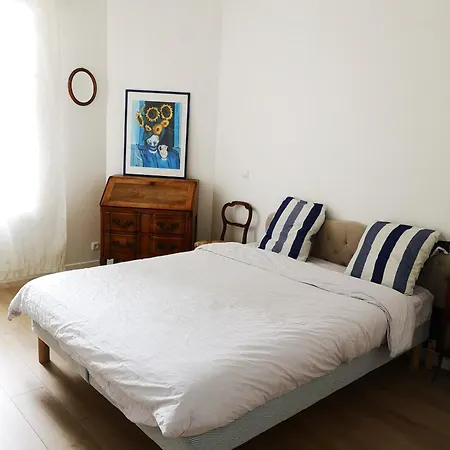 Corolle Whole Flat With Garden Near Paris Daire